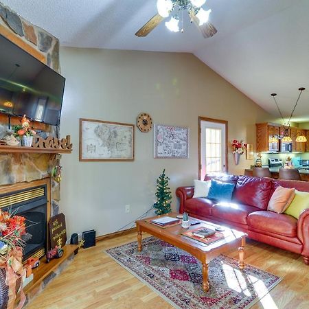 Burnside Resort Cabin With Hot Tub And Outdoor Spots! المظهر الخارجي الصورة