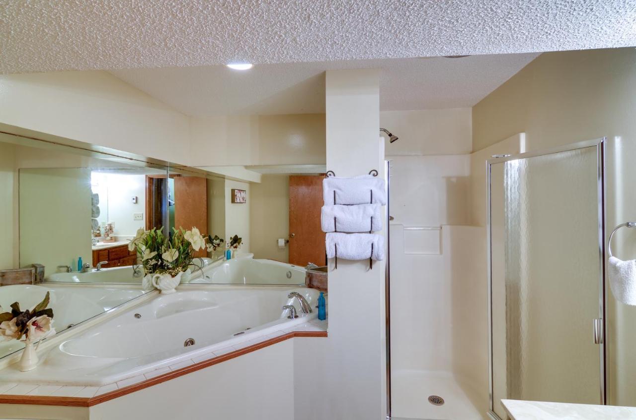 Burnside Resort Cabin With Hot Tub And Outdoor Spots! المظهر الخارجي الصورة