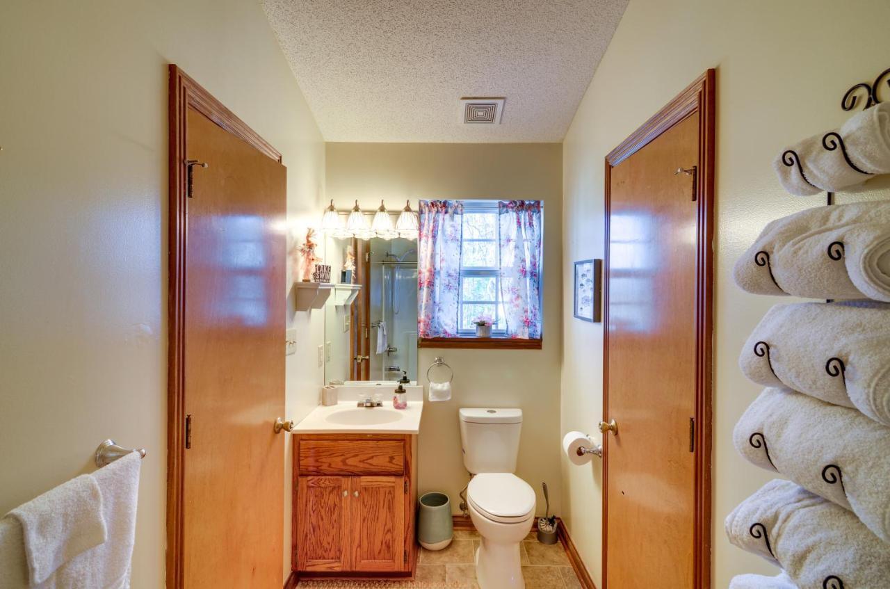 Burnside Resort Cabin With Hot Tub And Outdoor Spots! المظهر الخارجي الصورة